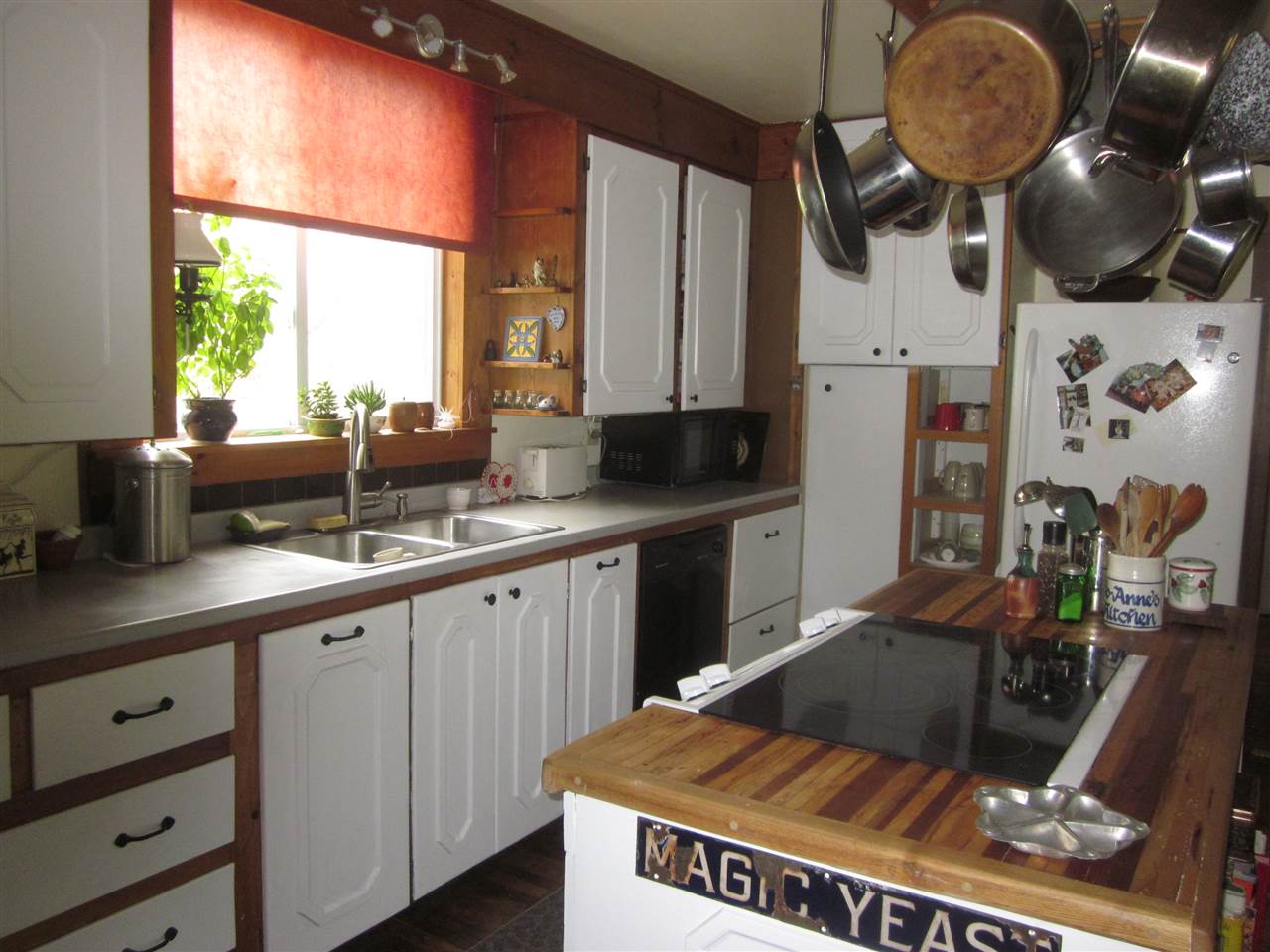 108 Kennedy Drive Rochester, VT 05767 - Photo 3 of 12