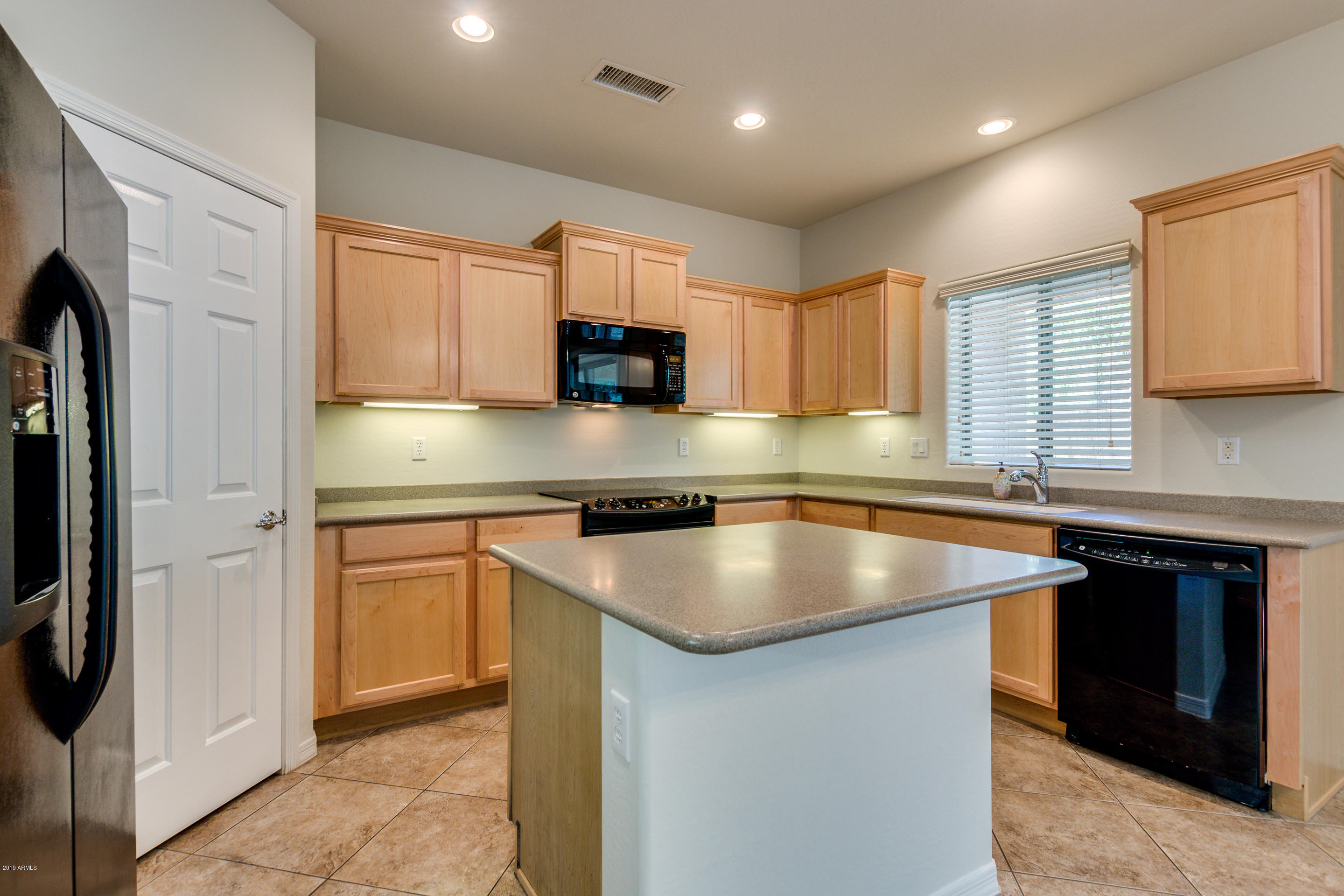 2156 West Kathleen Road Phoenix, AZ 85023 - Photo 10 of 60 11-Kathleen