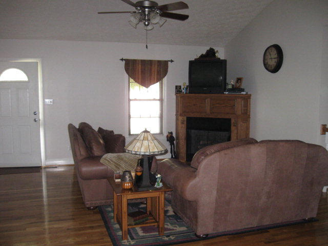 87 Ellsworth Court Ridgeway, VA 24148 - Photo 5 of 12 LIVING ROOM