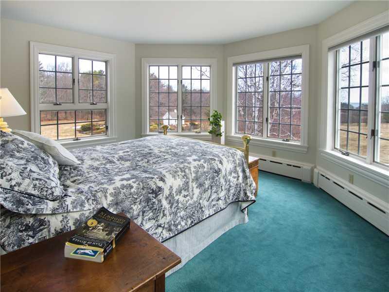 336 Ocean House Road Cape Elizabeth, ME 04107 - Photo 15 of 34 Master Bedroom.