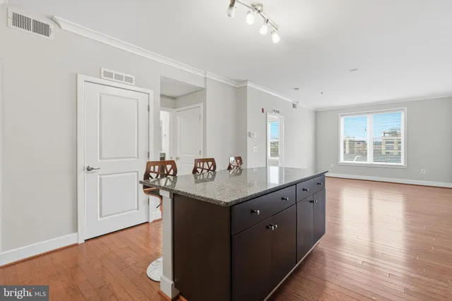$450,000 | 815 North Patrick Street, Unit 406, Alexandria, VA 22314