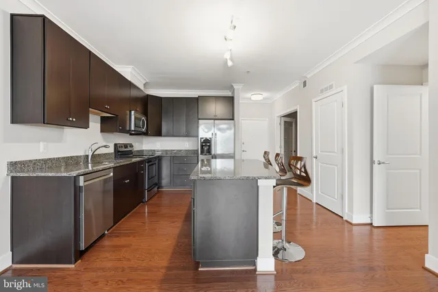 $450,000 | 815 North Patrick Street, Unit 406, Alexandria, VA 22314