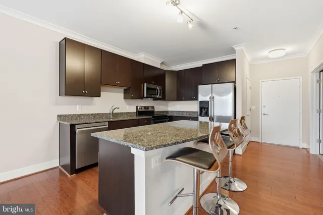 $450,000 | 815 North Patrick Street, Unit 406, Alexandria, VA 22314