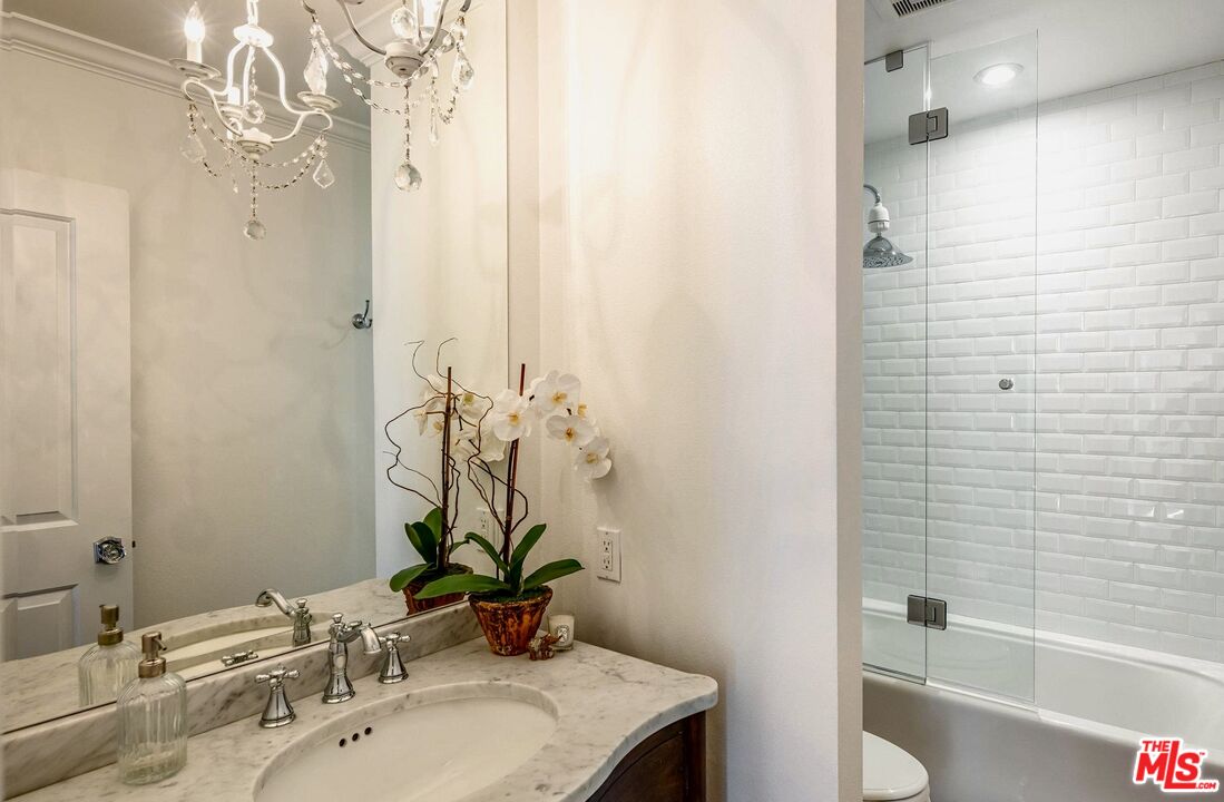 2385 Roscomare Road, Unit D3 Los Angeles, CA 90077 - Photo 14 of 30