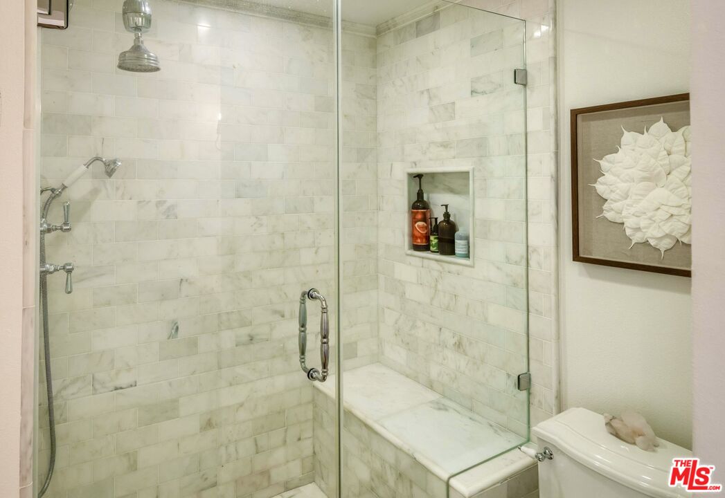 2385 Roscomare Road, Unit D3 Los Angeles, CA 90077 - Photo 21 of 30