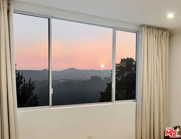 $949,000 | 2385 Roscomare Road, Unit D3, Los Angeles, CA 90077