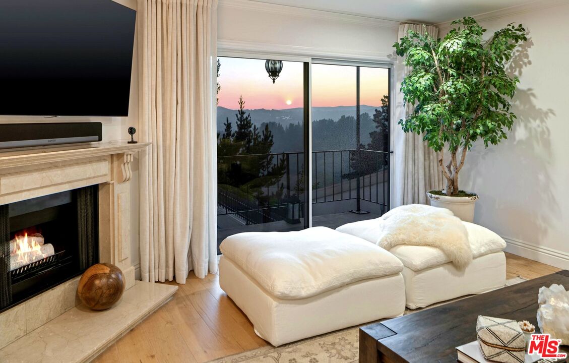 2385 Roscomare Road, Unit D3 Los Angeles, CA 90077 - Photo 25 of 30