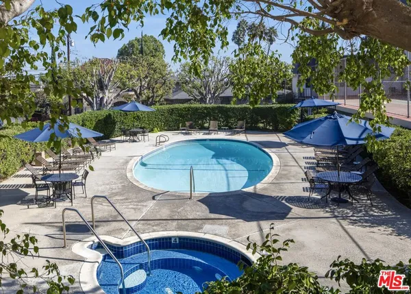 $949,000 | 2385 Roscomare Road, Unit D3, Los Angeles, CA 90077
