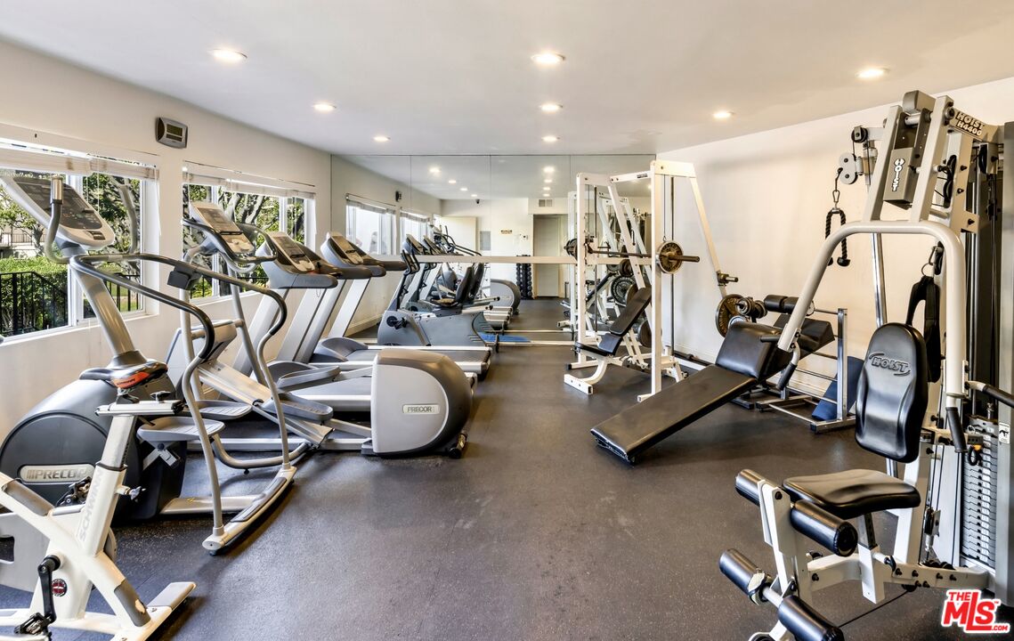 2385 Roscomare Road, Unit D3 Los Angeles, CA 90077 - Photo 29 of 30