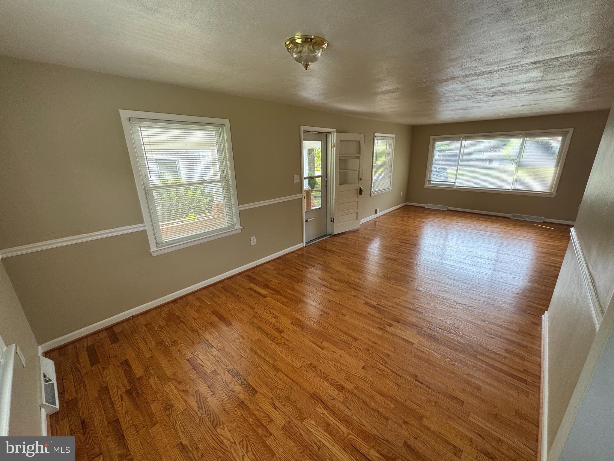 405 Beechcroft Road Winchester, VA 22601 - Photo 3 of 22 Gallery Image 3