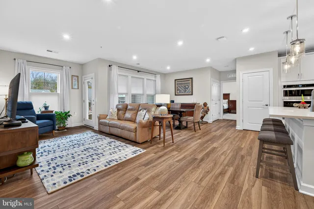 $620,000 | 21630 Hawksbill High Circle, Unit 204, Sterling, VA 20164