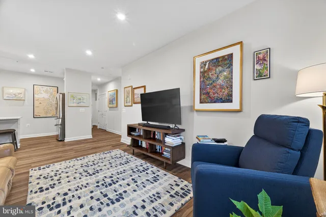 $620,000 | 21630 Hawksbill High Circle, Unit 204, Sterling, VA 20164