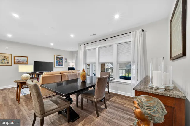 $620,000 | 21630 Hawksbill High Circle, Unit 204, Sterling, VA 20164