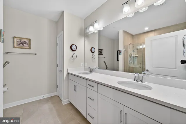 $620,000 | 21630 Hawksbill High Circle, Unit 204, Sterling, VA 20164