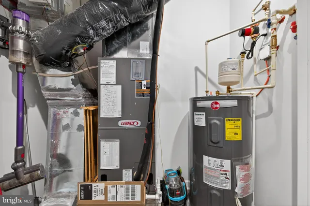 $620,000 | 21630 Hawksbill High Circle, Unit 204, Sterling, VA 20164