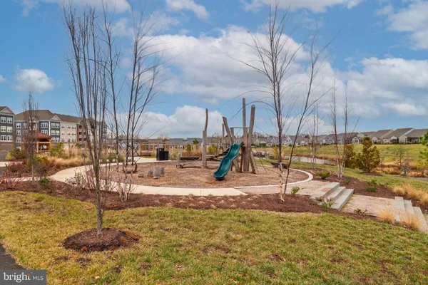 $597,000 | 21630 Hawksbill High Circle, Unit 204, Sterling, VA 20164