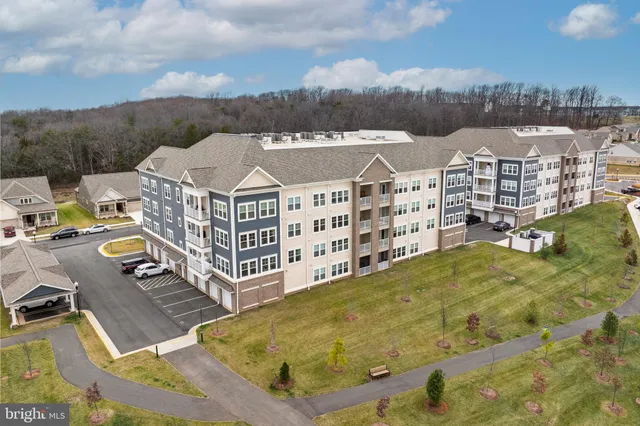 $620,000 | 21630 Hawksbill High Circle, Unit 204, Sterling, VA 20164