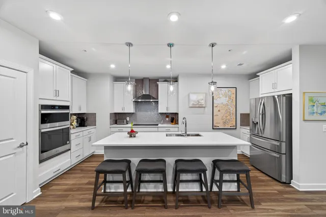 $620,000 | 21630 Hawksbill High Circle, Unit 204, Sterling, VA 20164