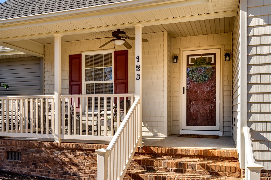 123 Boxwood Lane Anderson, SC 29621 - Photo 2 of 34 Gallery Image 2