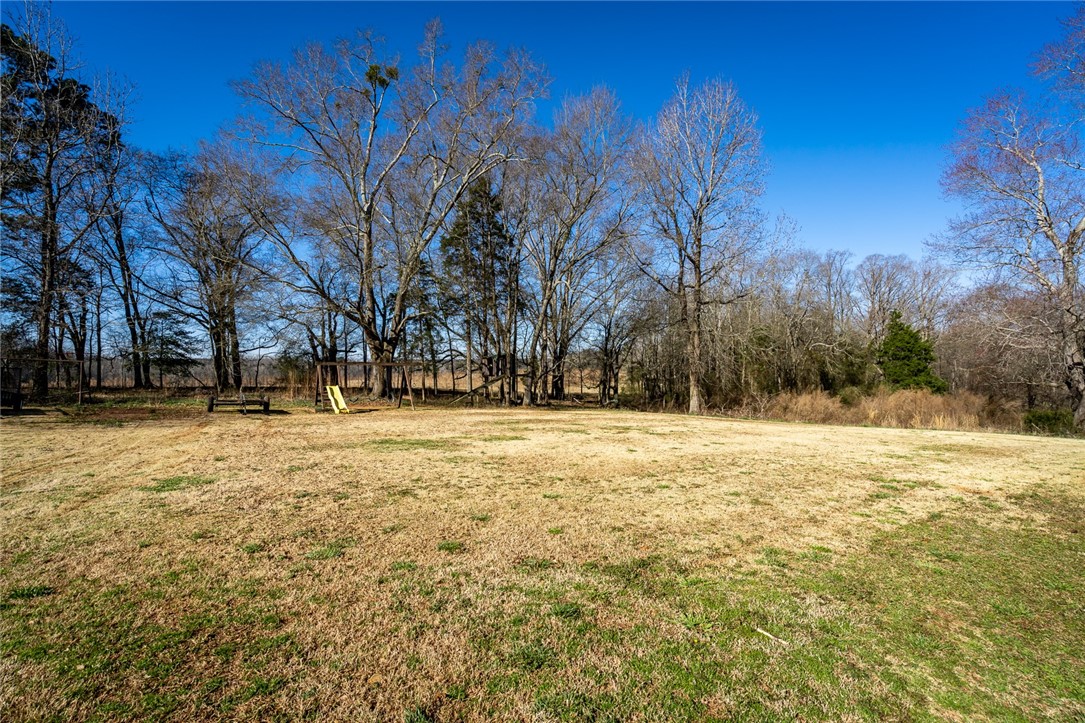 123 Boxwood Lane Anderson, SC 29621 - Photo 23 of 34 Gallery Image 23