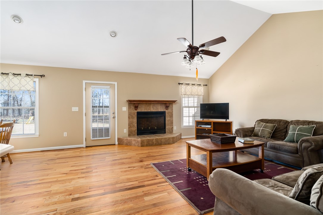 123 Boxwood Lane Anderson, SC 29621 - Photo 5 of 34 Gallery Image 5