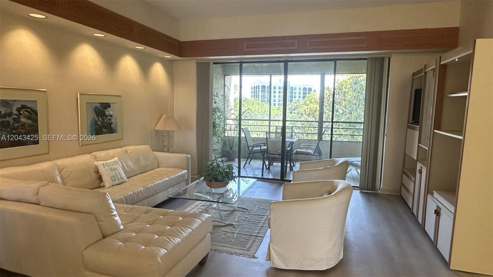 7472 La Paz Boulevard, Unit 301 Boca Raton, FL 33433 - Photo 4 of 35