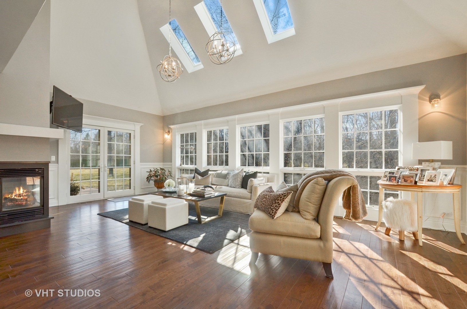 1045 West Old Mill Road Lake Forest, IL 60045 - Photo 5 of 22 Gallery Image 5