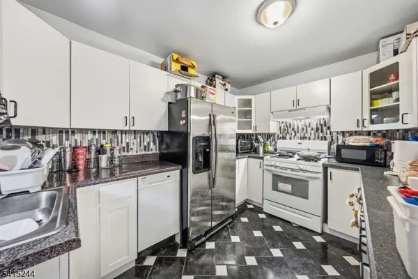 $259,000 | 747 North Broad Street, Unit 203, Elizabeth, NJ 07208