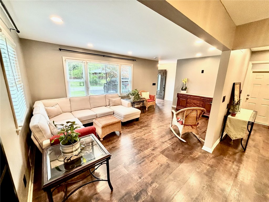 129 Bastian Road Rochester, NY 14623 - Photo 9 of 37 Gallery Image 9