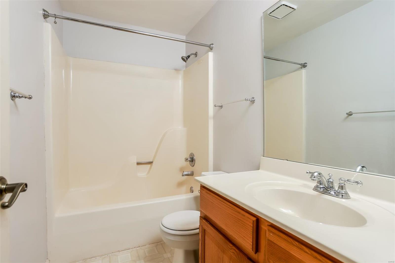 437 Schwarz Road O'Fallon, IL 62269 - Photo 11 of 16 Gallery Image 11
