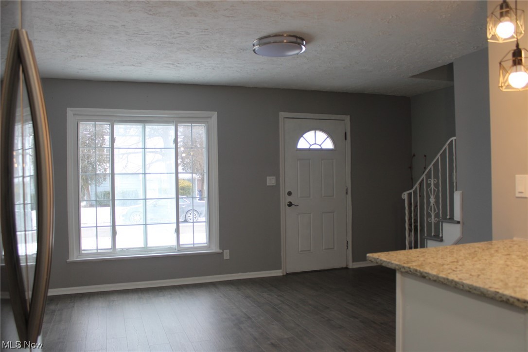 18500 Homeway Road Cleveland, OH 44135 - Photo 2 of 31