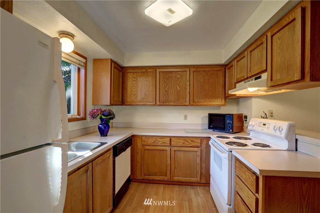 18910 Bothell Everett Highway, Unit G2 Bothell, WA 98012 - Photo 4 of 18 Gallery Image 4