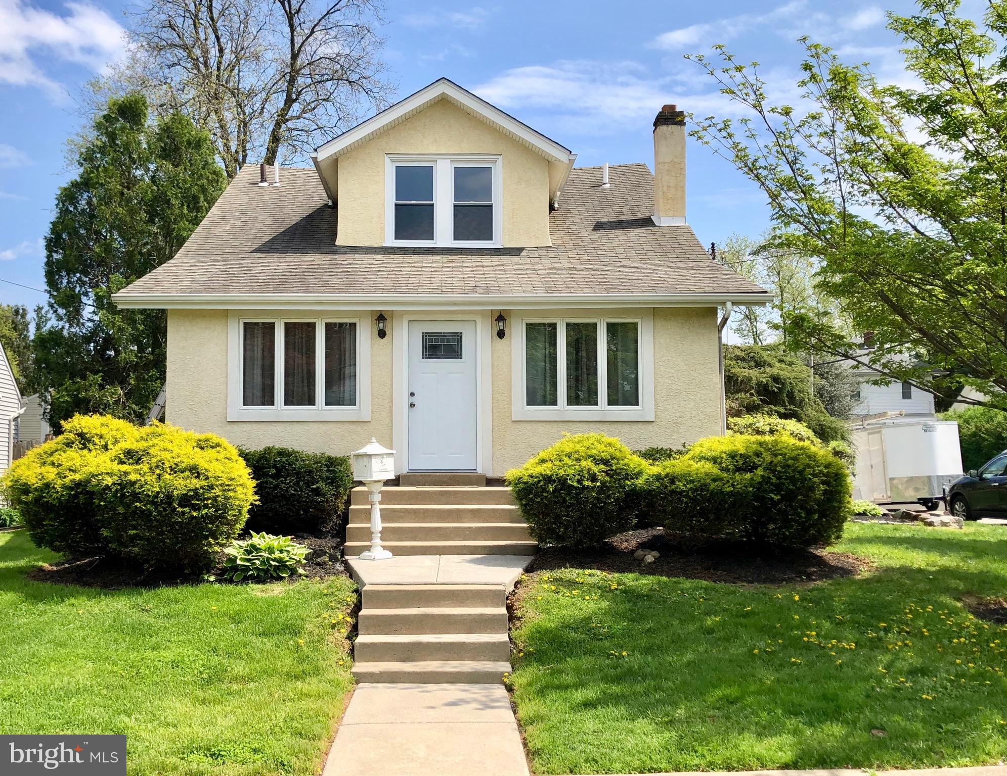 201 Ellis Road Willow Grove, PA 19090 - Photo 1 of 26 Front yard and entry way