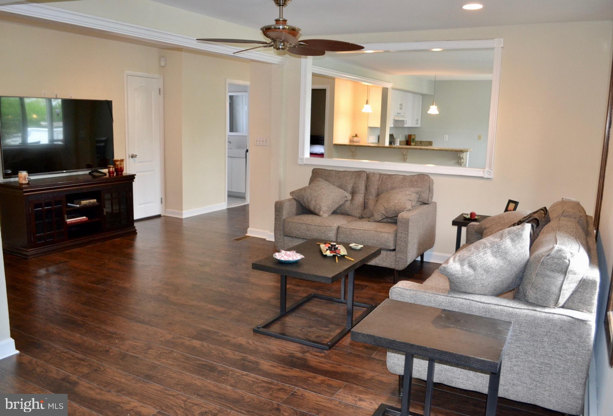 201 Ellis Road Willow Grove, PA 19090 - Photo 4 of 26 Living Room