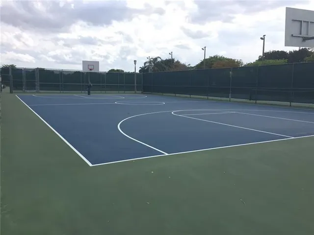 a view of a tennis court
