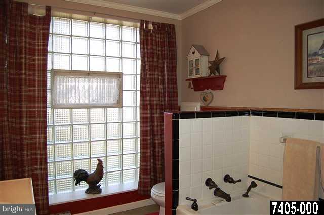 691 Greenbriar Road York, PA 17404 - Photo 17 of 25 Gallery Image 17