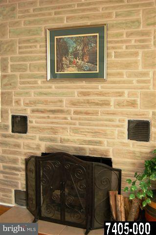 691 Greenbriar Road York, PA 17404 - Photo 5 of 25 Gallery Image 5