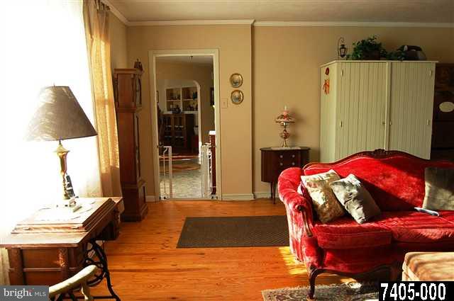691 Greenbriar Road York, PA 17404 - Photo 6 of 25 Gallery Image 6