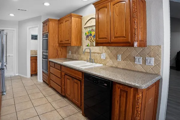 $3,300 | 6425 Heidelburg Court, North Richland Hills, TX 76180