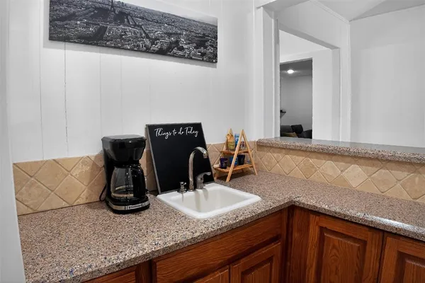 $3,300 | 6425 Heidelburg Court, North Richland Hills, TX 76180