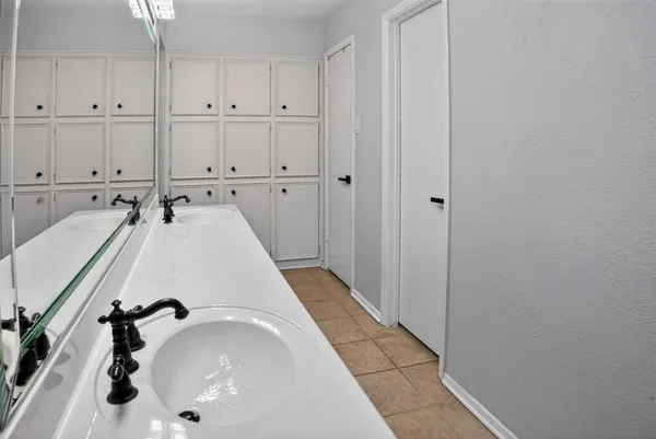 $3,300 | 6425 Heidelburg Court, North Richland Hills, TX 76180