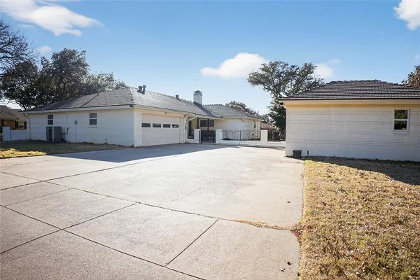 $3,300 | 6425 Heidelburg Court, North Richland Hills, TX 76180