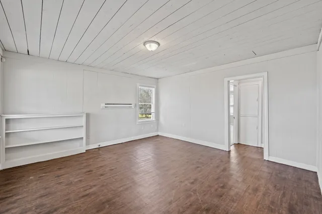 $1,395 | 205 Stimpson Street, Baytown, TX 77520