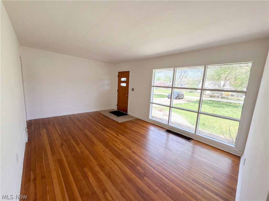 1064 Munroe Falls Kent Road Kent, OH 44240 - Photo 8 of 20