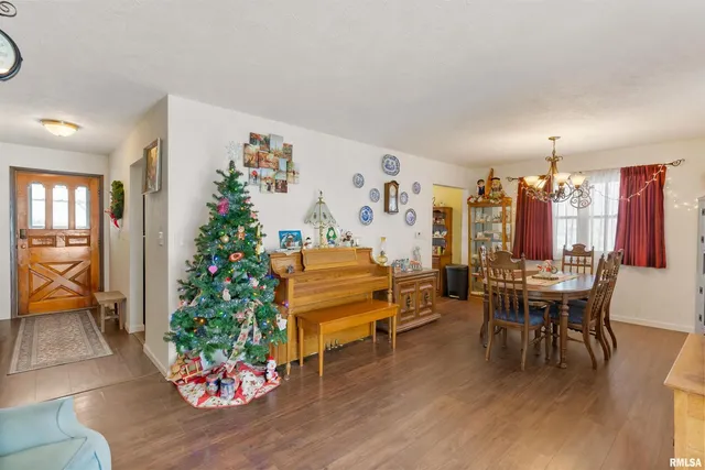 $185,000 | 14891 East 900th Street, Osco, IL 61274