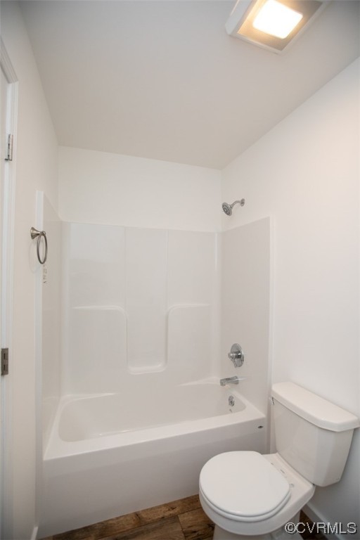 22 Abrams Road Farmville, VA 23901 - Photo 31 of 42 a bathroom with a toilet and a bath tub