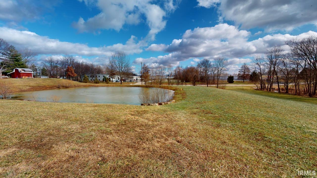 340 South Truman Road Jasper, IN 47546 - Photo 4 of 35 Gallery Image 4
