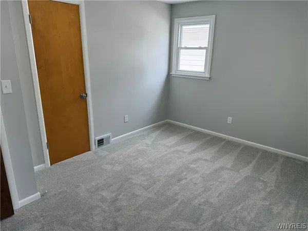 $249,900 | 364 Cleveland Drive, Tonawanda, NY 14223