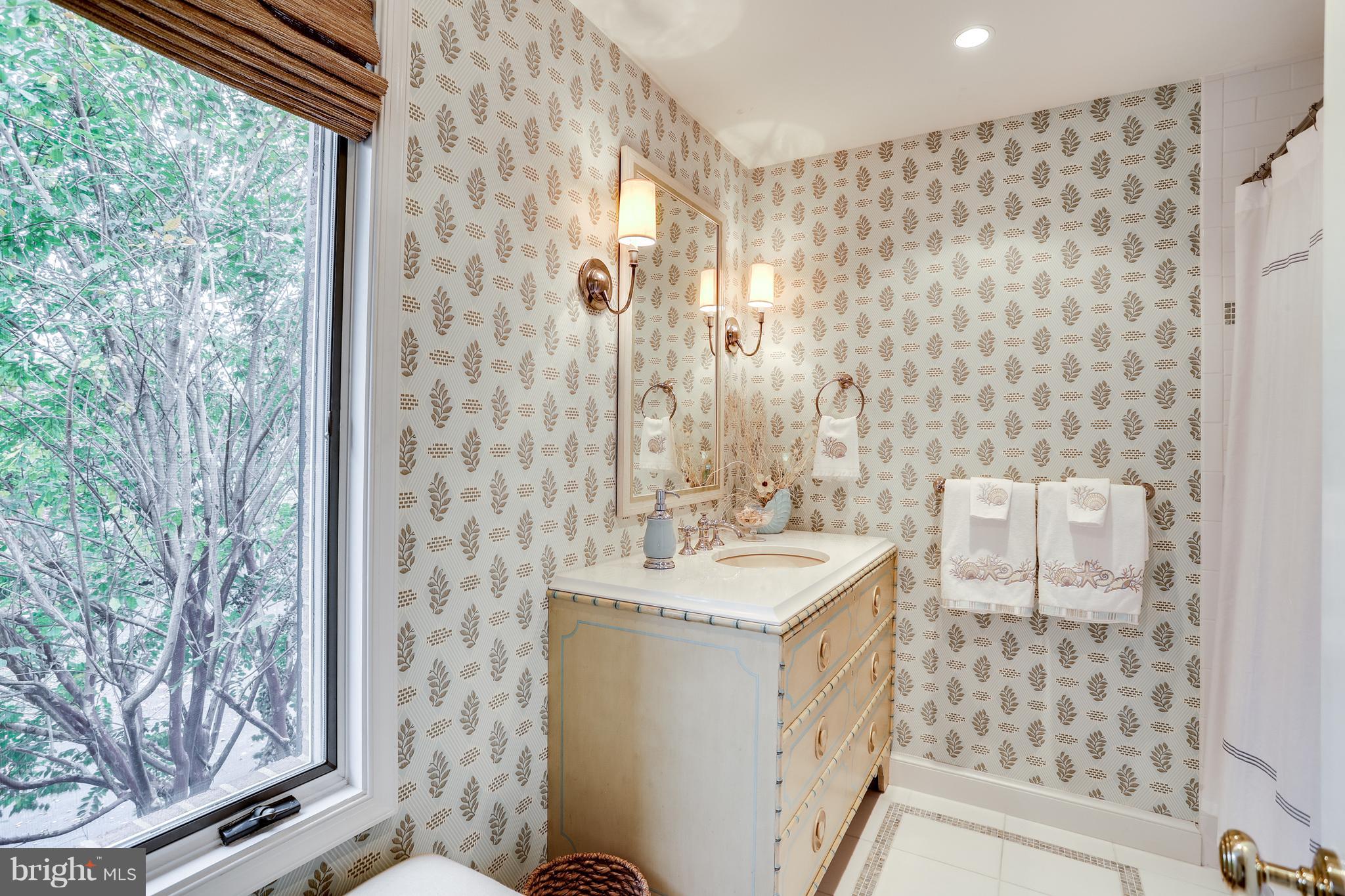 5138 Mountain Road Pasadena, MD 21122 - Photo 29 of 43 Hall Bath