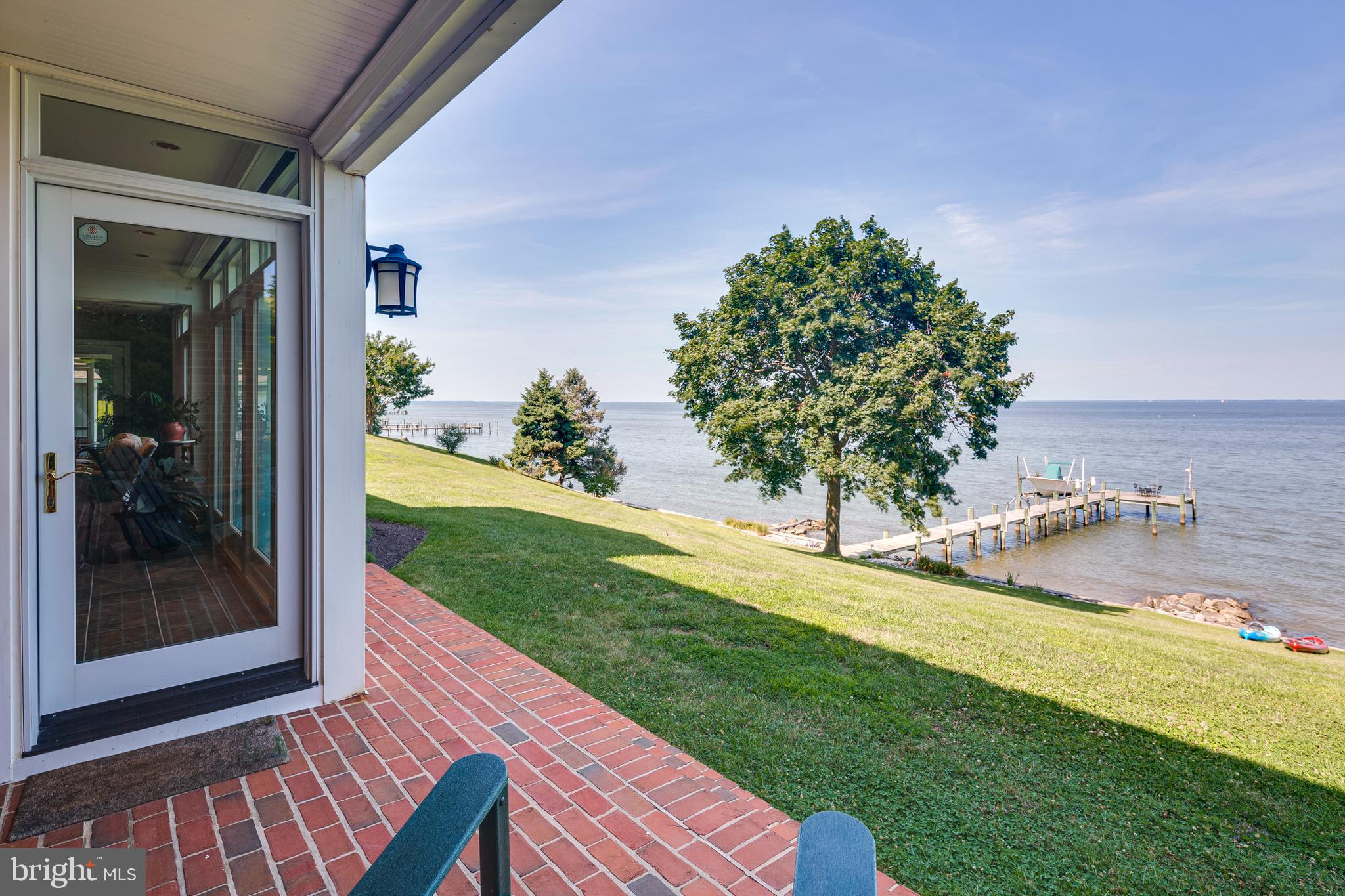 5138 Mountain Road Pasadena, MD 21122 - Photo 40 of 43 Patio outside dining area